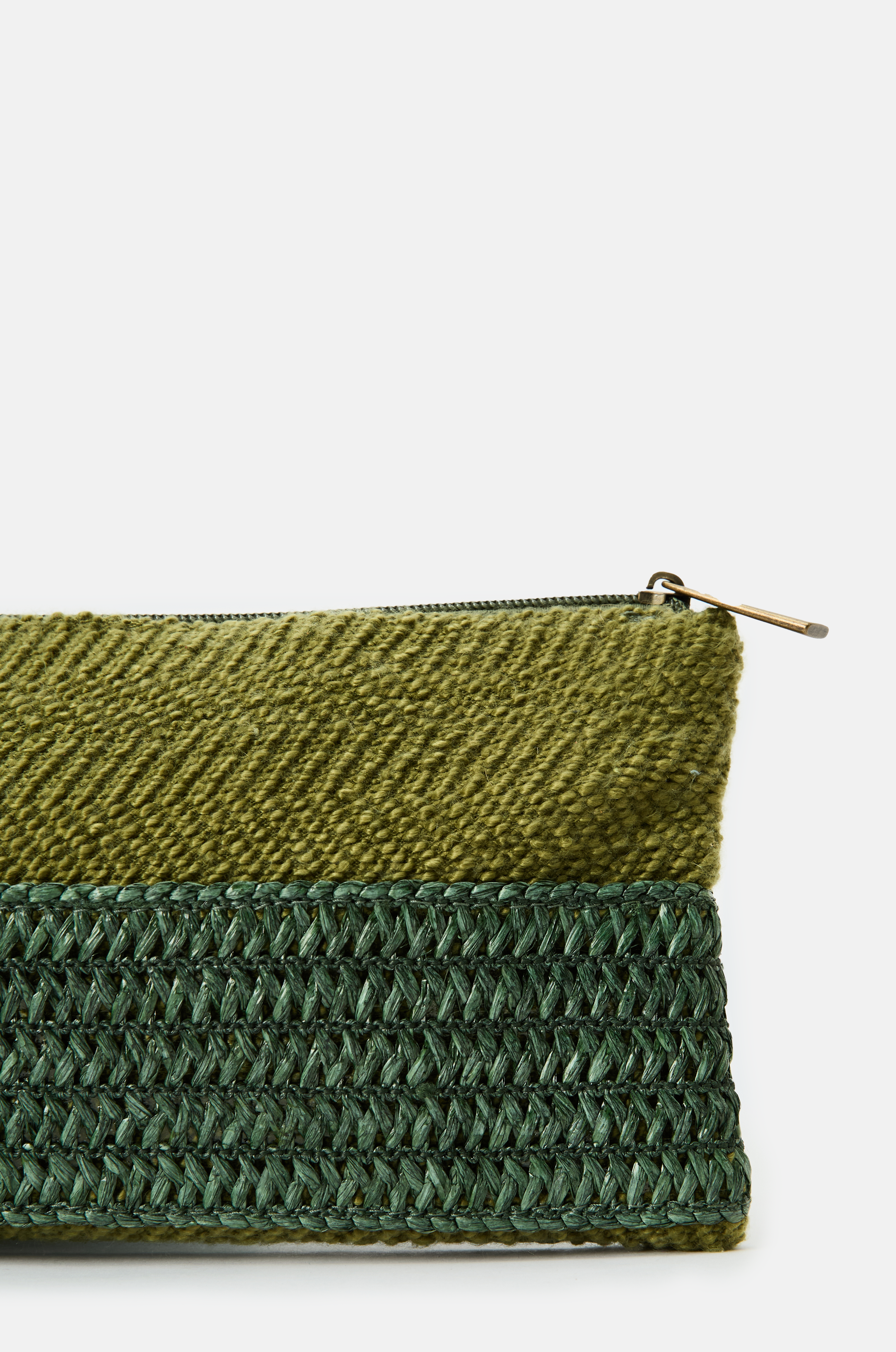 CARILI CLUTCH