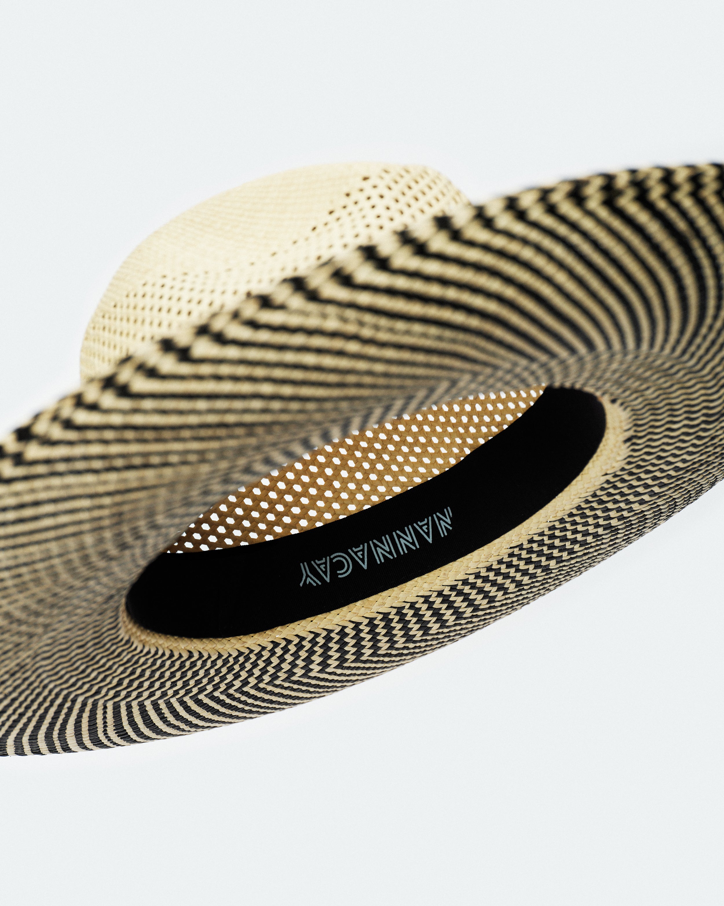 GISELA HAT