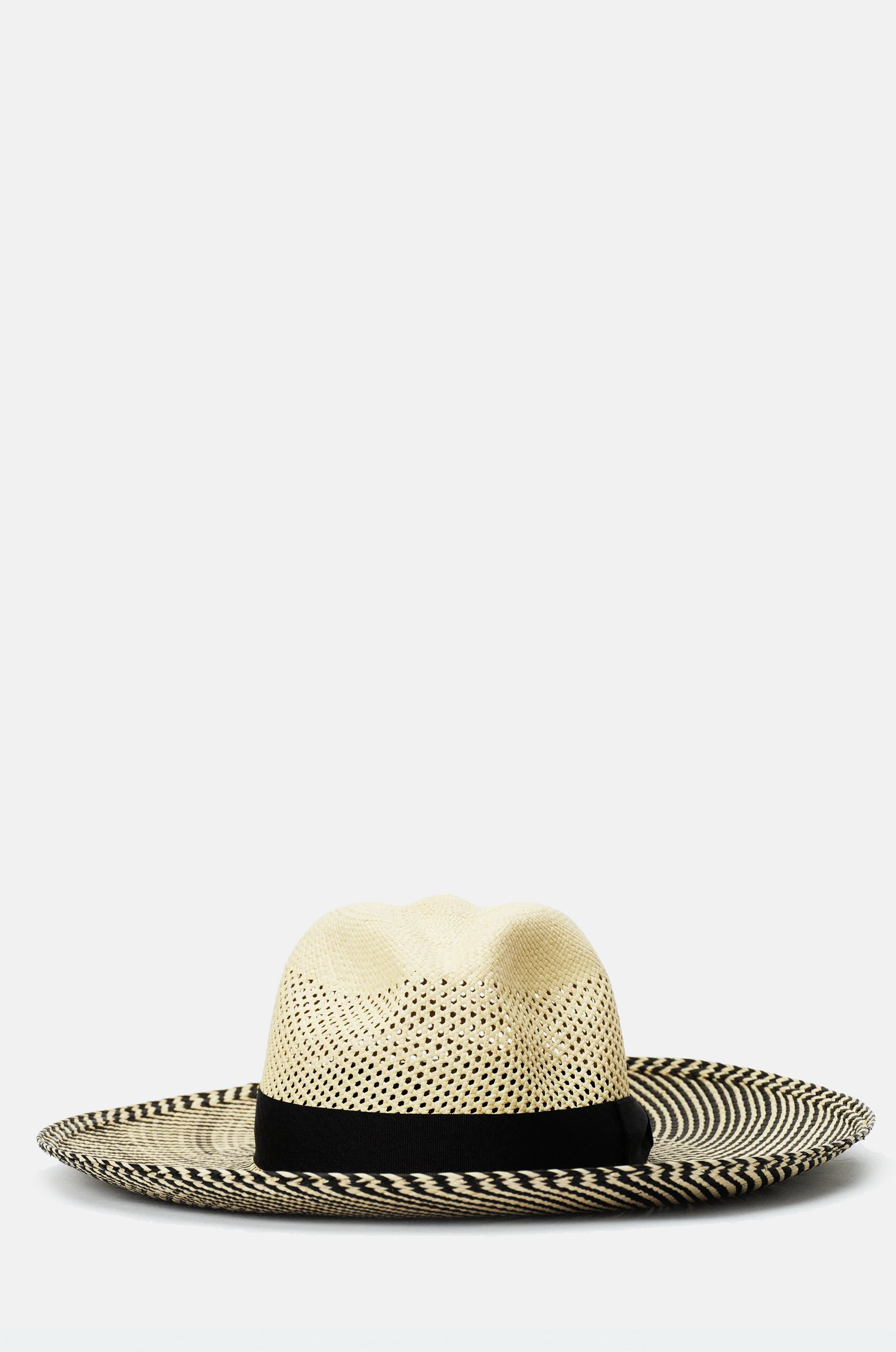GISELA HAT